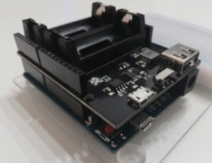 Arduino Leonardo - aufgestecktes Batterieshield