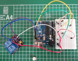 Aufbau der Schaltung: Reedkontakt und 2fach Relaismodul am Arduino UNO