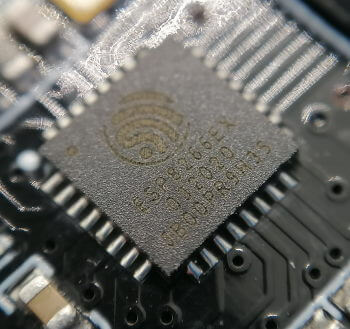 ESP8266 Chip auf dem Microcontrollerboard RobotDyn WiFi01R2