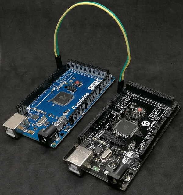 zwei Arduino Mega per serieller Schnittstelle verbunden