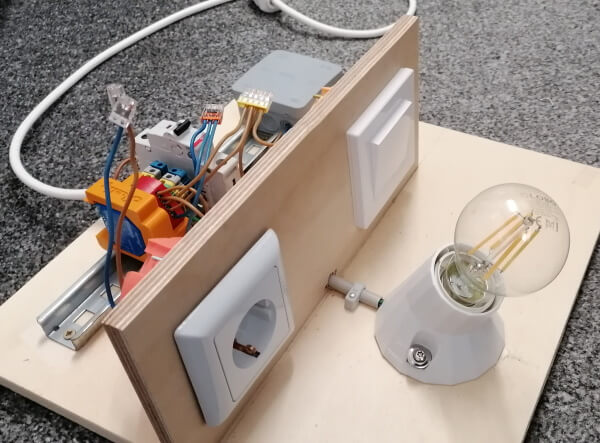 DIY Experimentierboard für Shelly, mit Steckdose, Schalter & Lampe