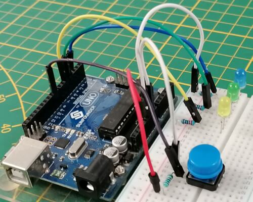 Schaltung - drei LEDs & Taster am Arduino UNO