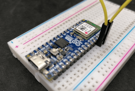 Arduino Nano ESP32 mit Brücke zwischen GND & B1