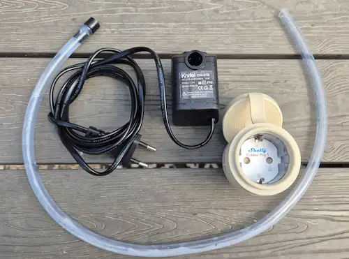 Shelly Outdoor Plug S mit mini Wasserpumpe und Schlauch